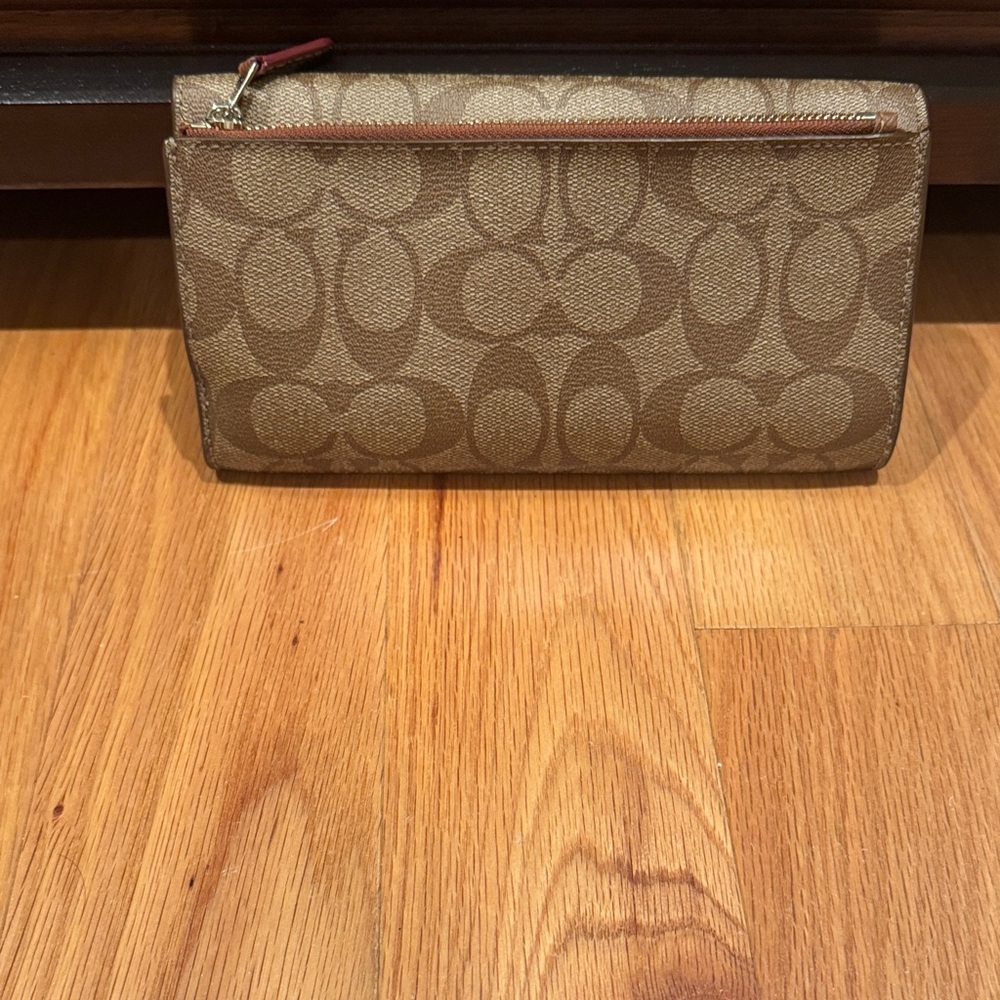 Coach Tan Signature Pattern Wallet - Picture 4 of 4